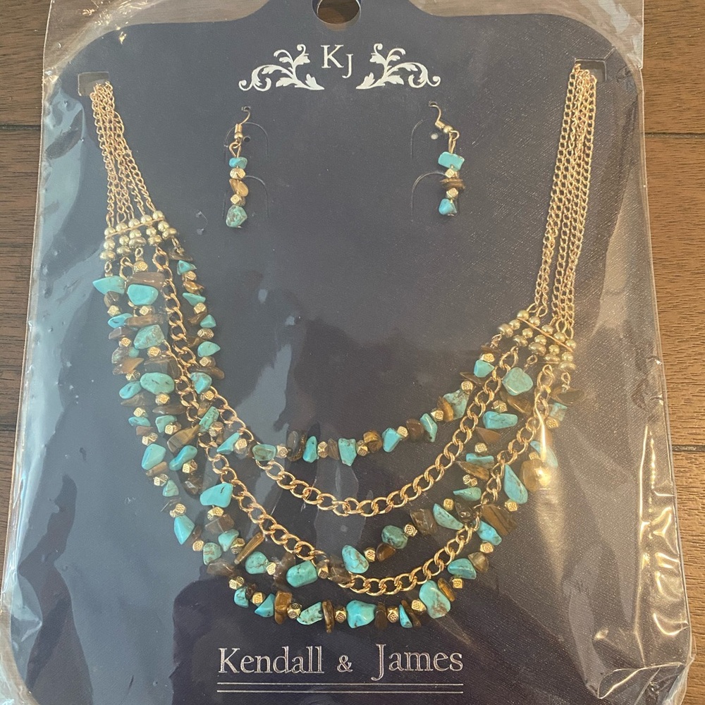 Gold and stone jewelry set